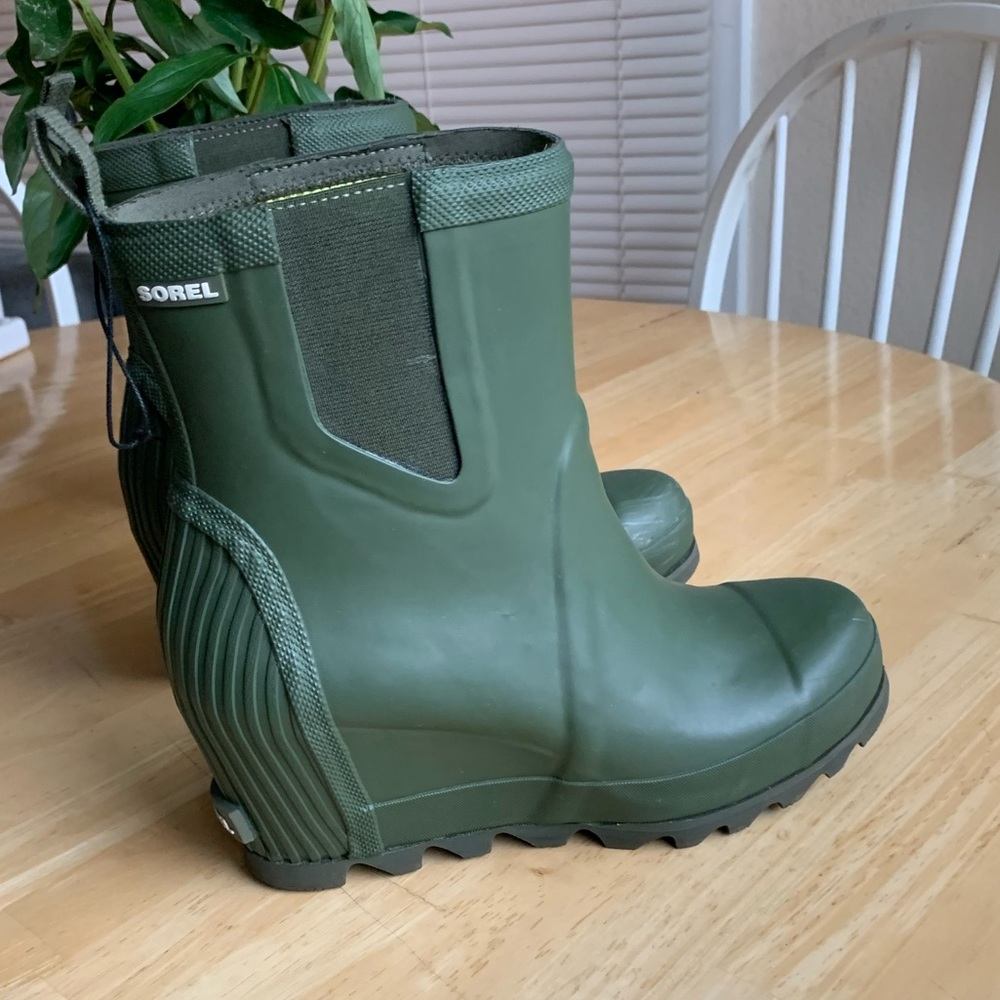Sorel Joan rain wedge, green